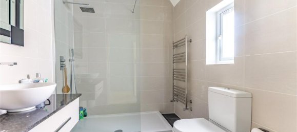 5 bedrooms House in Hadley Wood, United Kingdom No. 6560 66