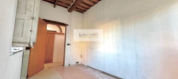 4 bedrooms Apartment in Lucca, Italy No. 359029 3