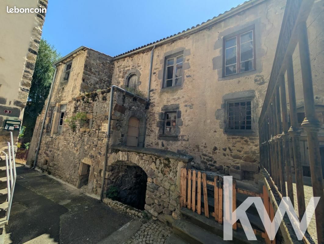 Casa de 11 divisões em Puy-de-Dome, France N.º 289612