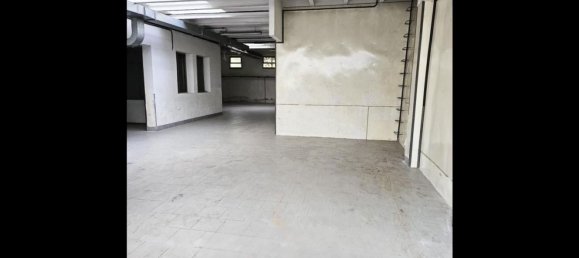 550m² Commercial property in Padua, Italy No. 91405 2