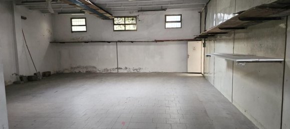 550m² Commercial property in Padua, Italy No. 91405 3