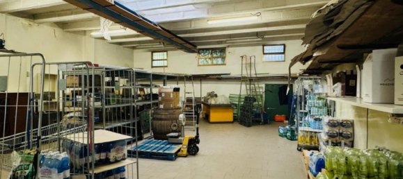 550m² Commercial property in Padua, Italy No. 91405 14