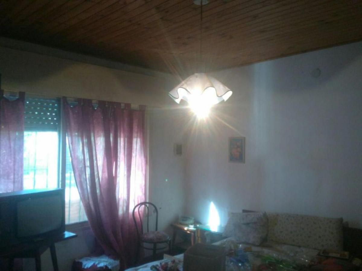 2 bedrooms House in General San Martin, Argentina No. 11092