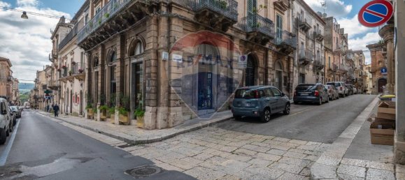 Дом с 6 комнатами в Рагуза, Италия № 129927 14