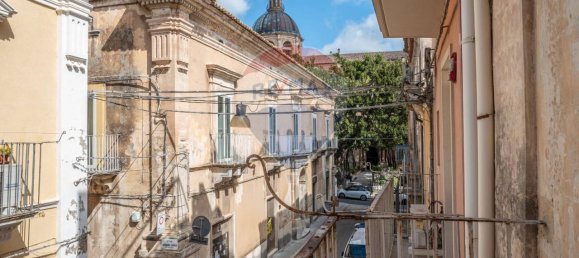 Дом с 6 комнатами в Рагуза, Италия № 129927 23