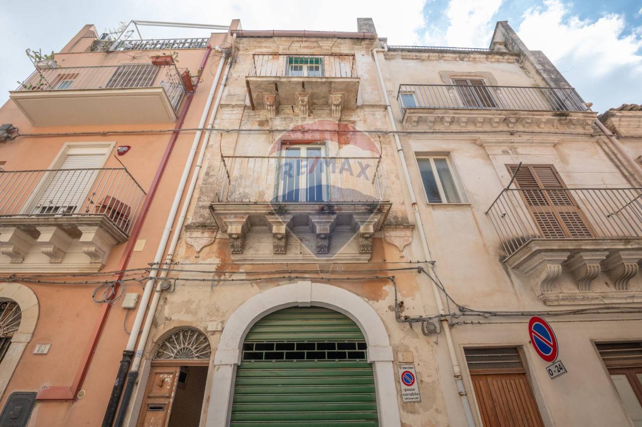 Дом с 6 комнатами в Рагуза, Италия № 129927