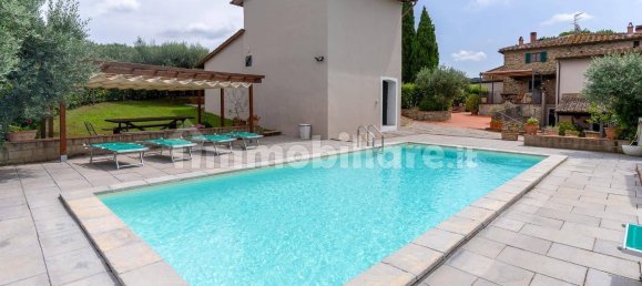 4 bedrooms House in Vinci, Italy No. 159890 10