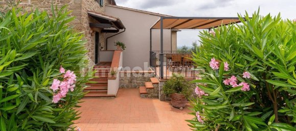 4 bedrooms House in Vinci, Italy No. 159890 18