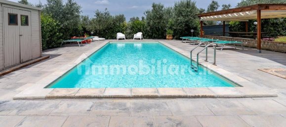 4 bedrooms House in Vinci, Italy No. 159890 7