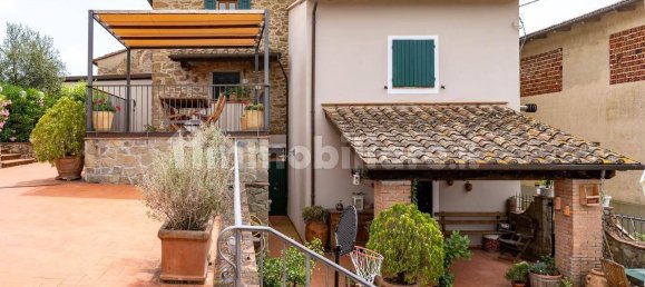 4 bedrooms House in Vinci, Italy No. 159890 14