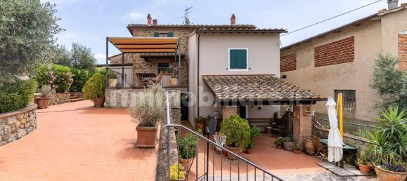 4 bedrooms House in Vinci, Italy No. 159890 13