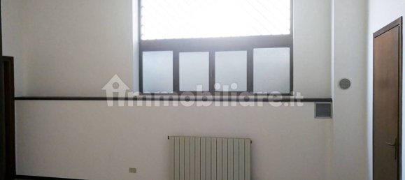 2 rooms Office in Monza, Italy No. 378990 7