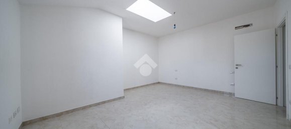3 Schlafzimmer Wohnung in Monteforte d'Alpone, Italy, Nr. 331630 4