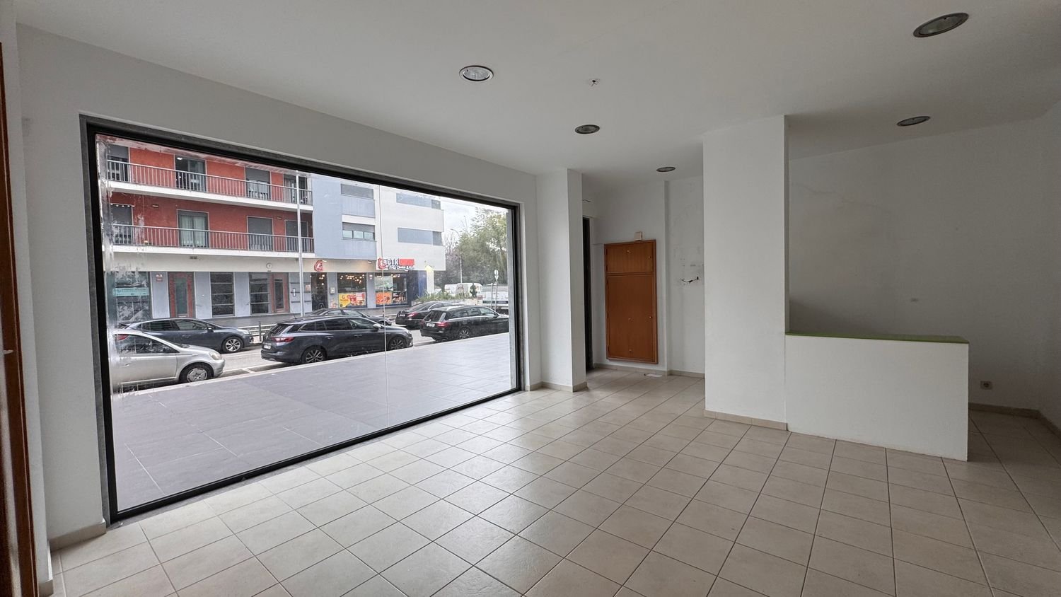 Propriété commerciale à Odivelas, Portugal 153m² No. 10573