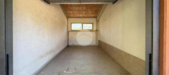 3 Schlafzimmer Wohnung in Scoppito, Italy, Nr. 329155 8