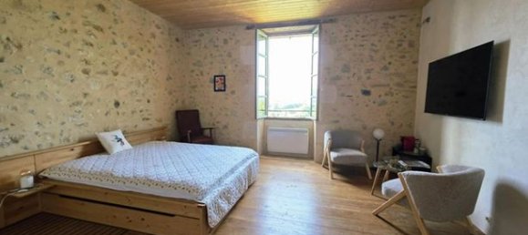 4 bedrooms House in Puy-l'Eveque, France No. 362982 5