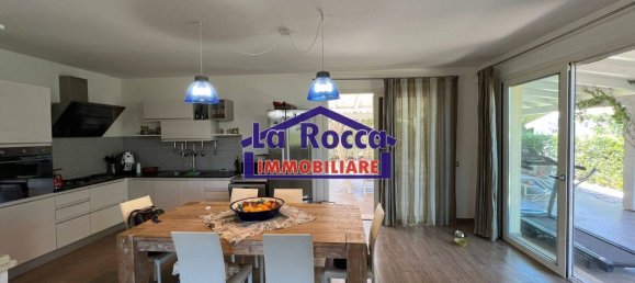 Villa de 4 habitaciónes en Castellammare del Golfo, Italy No. 258725 18