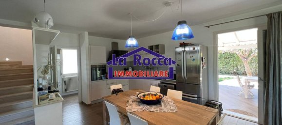 Villa de 4 habitaciónes en Castellammare del Golfo, Italy No. 258725 19