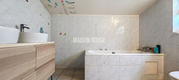 1 bedroom House in Mesnil-Roc'h, France No. 201110 8