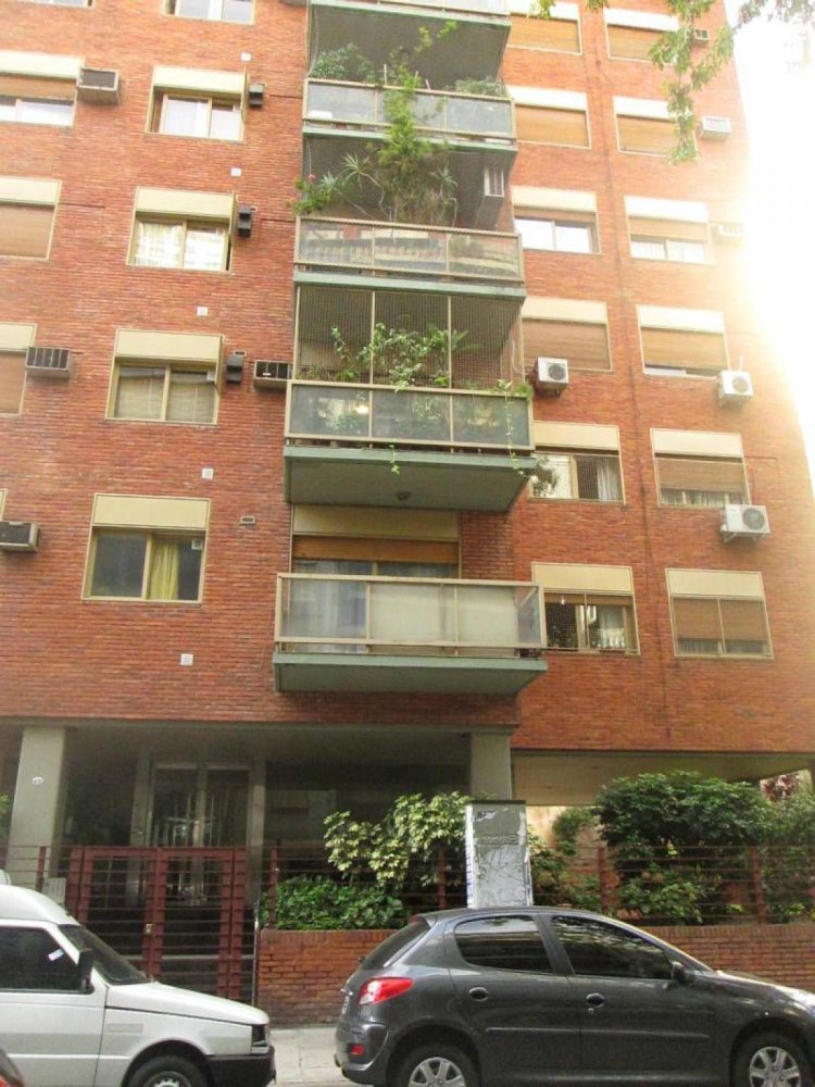 Apartamento de 3 dormitorios en Buenos Aires, Argentina No. 92516