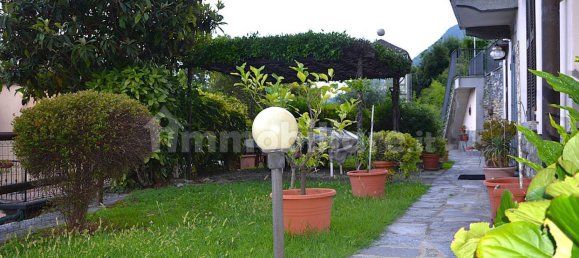 4 bedrooms Villa in Carate Urio, Italy No. 291175 7