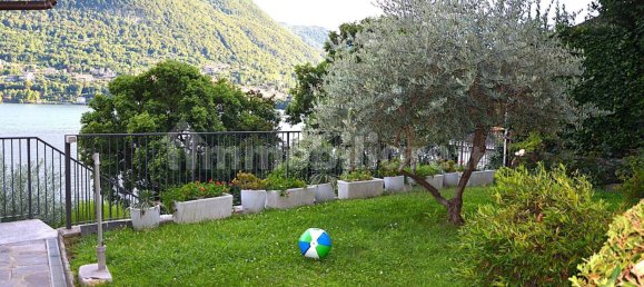 4 bedrooms Villa in Carate Urio, Italy No. 291175 9