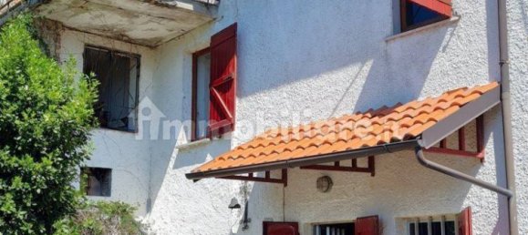 3 bedrooms House in Montecalvo Versiggia, Italy No. 109575 2