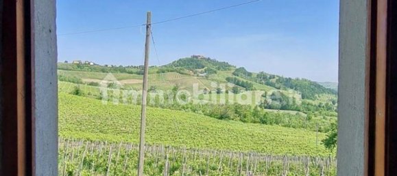 3 bedrooms House in Montecalvo Versiggia, Italy No. 109575 9