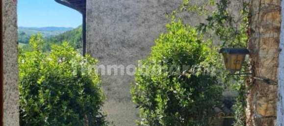 3 bedrooms House in Montecalvo Versiggia, Italy No. 109575 24