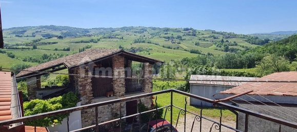 3 bedrooms House in Montecalvo Versiggia, Italy No. 109575 22