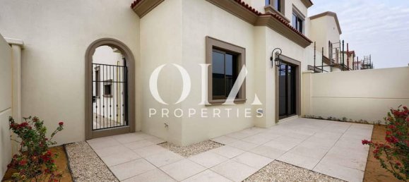 3 bedrooms Townhouse in Abu Dhabi, UAE No. 19212 2