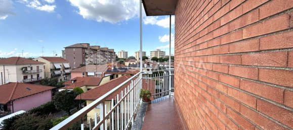 3 rooms Apartment in Cinisello Balsamo, Italy No. 379123 23