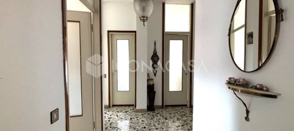 3 rooms Apartment in Cinisello Balsamo, Italy No. 379123 7