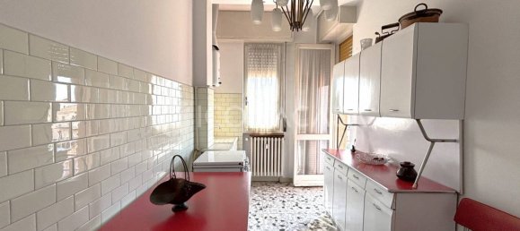 3 rooms Apartment in Cinisello Balsamo, Italy No. 379123 18