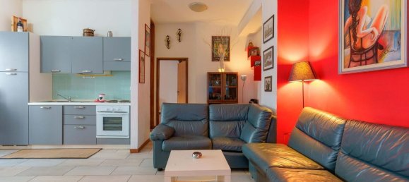 3 rooms Apartment in Bologna, Italy No. 15587 12