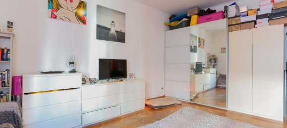 3 rooms Apartment in Bologna, Italy No. 15587 3