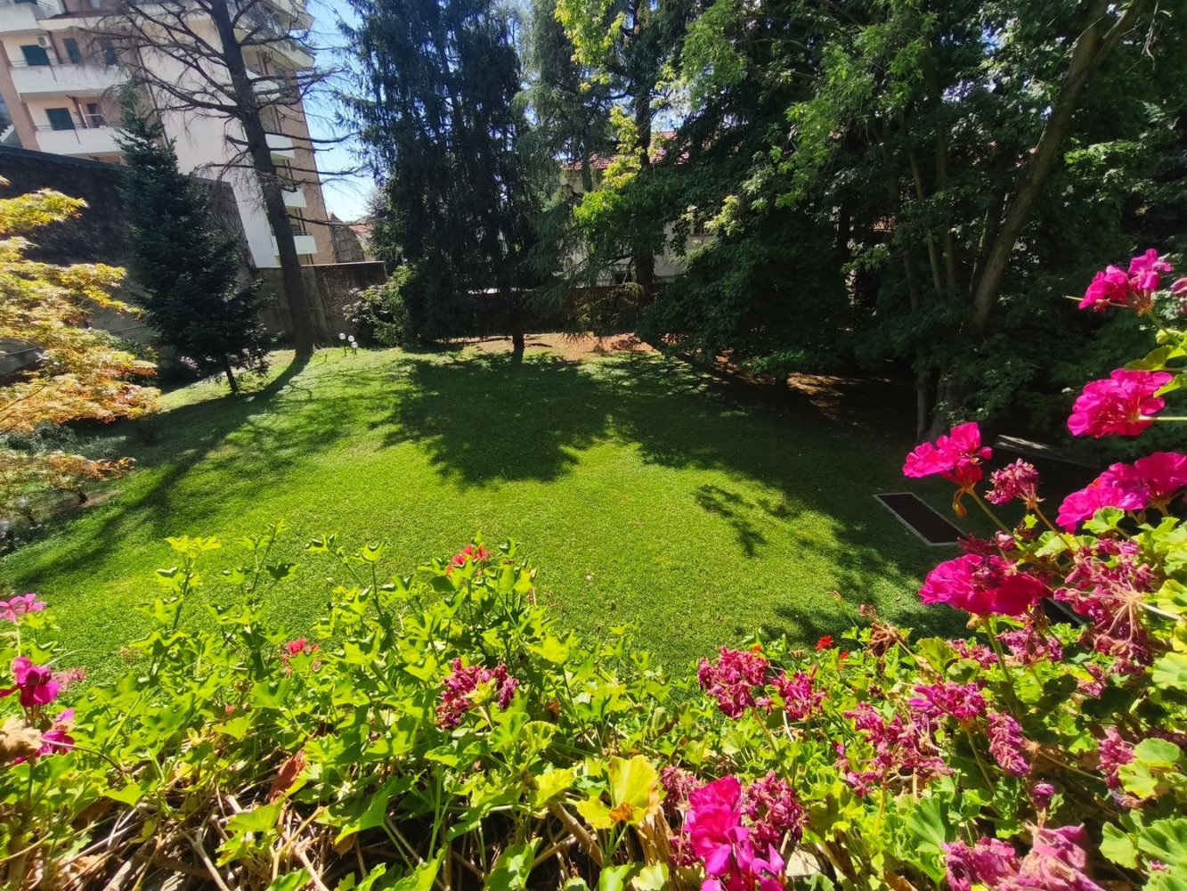 Дуплекс с 5 комнатами в Бусто Арсицио, Италия № 263494