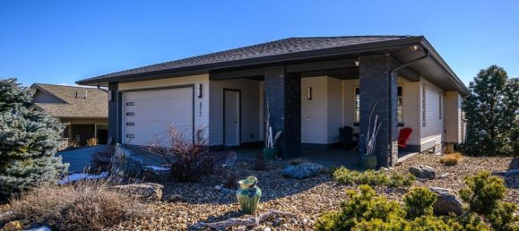 3 bedrooms House in British Columbia, Canada No. 1126 3