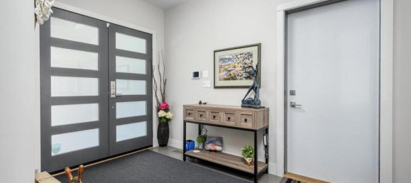 3 bedrooms House in British Columbia, Canada No. 1126 6