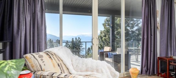 3 bedrooms House in British Columbia, Canada No. 1126 12