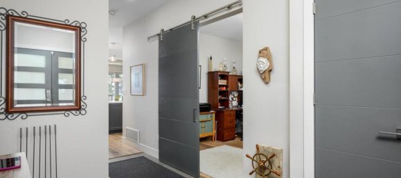 3 bedrooms House in British Columbia, Canada No. 1126 7