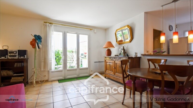 Apartamento de 2 dormitorios en Rochefort, France No. 359822