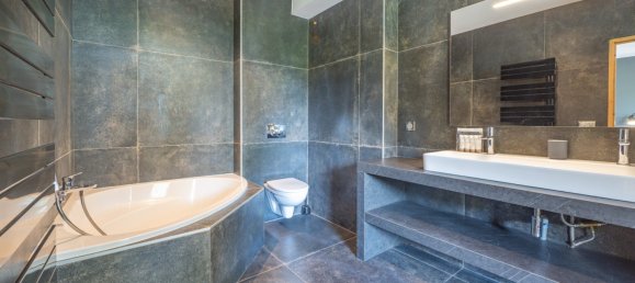 4 bedrooms Apartment in Huez, France No. 1260 3