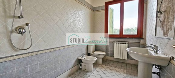 3 bedrooms House in Viareggio, Italy No. 107425 8