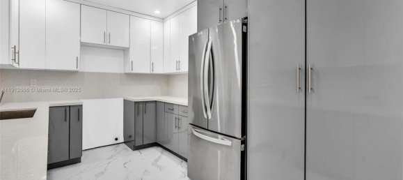 4 dormitorios villa en venta en Miami, Miami-Dade, Florida, USA № 615953 4