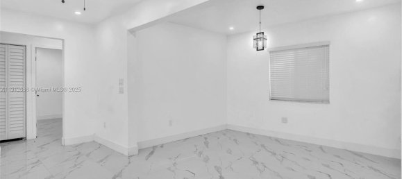 4 dormitorios villa en venta en Miami, Miami-Dade, Florida, USA № 615953 12