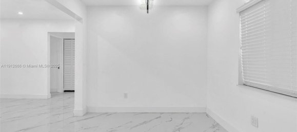 4 dormitorios villa en venta en Miami, Miami-Dade, Florida, USA № 615953 8