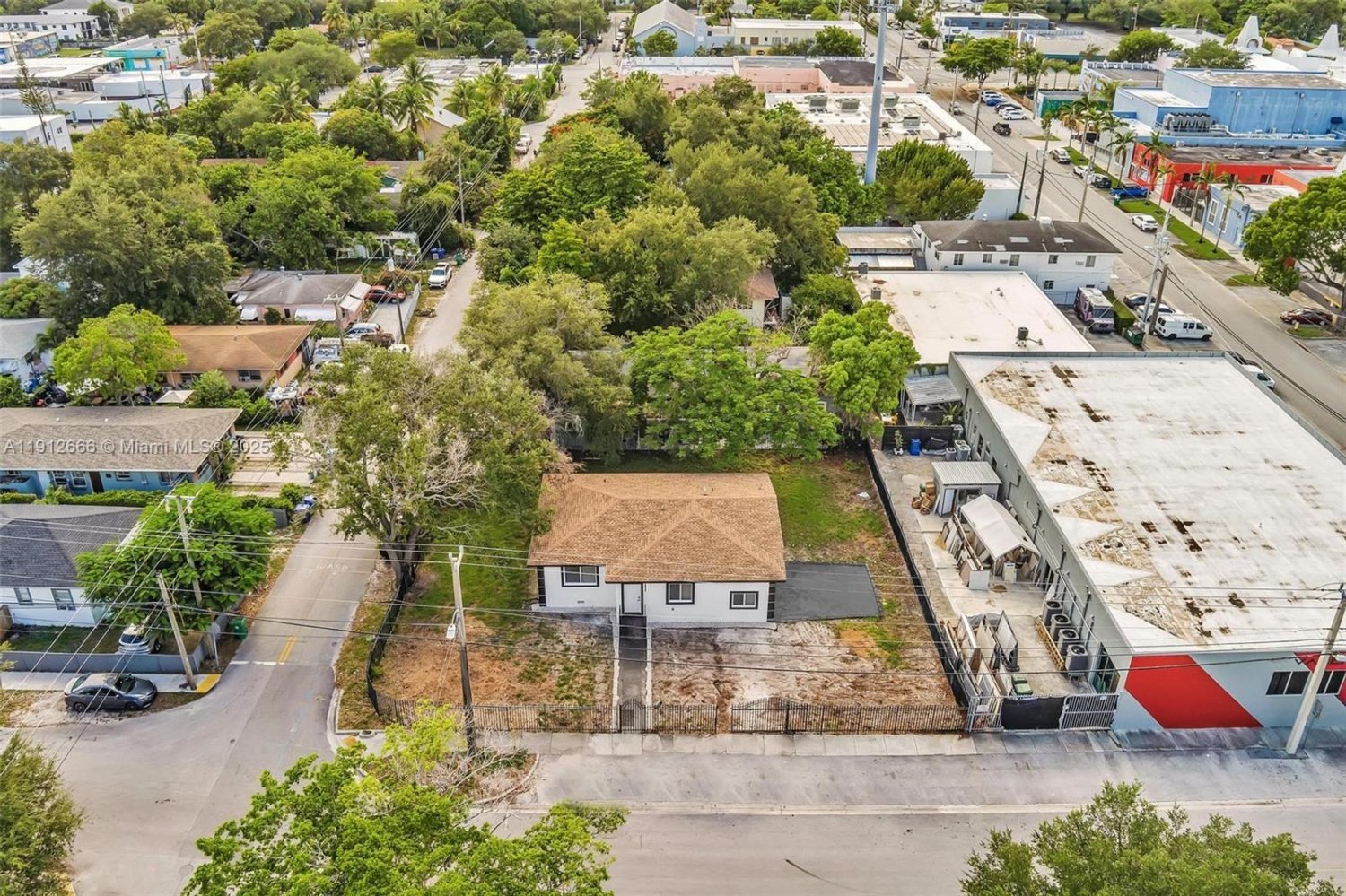4 dormitorios villa en venta en Miami, Miami-Dade, Florida, USA № 615953