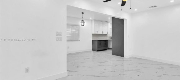 4 dormitorios villa en venta en Miami, Miami-Dade, Florida, USA № 615953 16