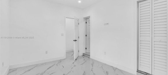 4 dormitorios villa en venta en Miami, Miami-Dade, Florida, USA № 615953 19